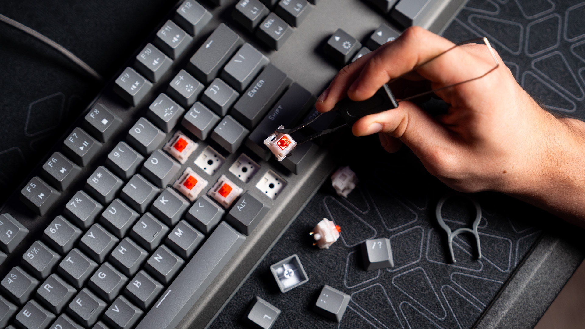 THOCK V2 – KÖVETKEZŐ GENERÁCIÓS ENDORFY BILLENTYŰZETEK JOBB AKUSZTIKÁVAL, SWITCHEKKEL ÉS MINŐSÉGGEL